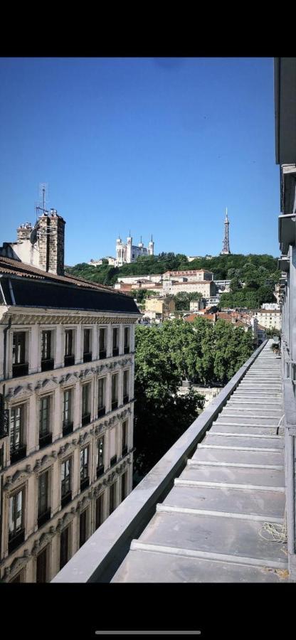 Celect'In Lyon Suites climatisées SkyView Exterior foto